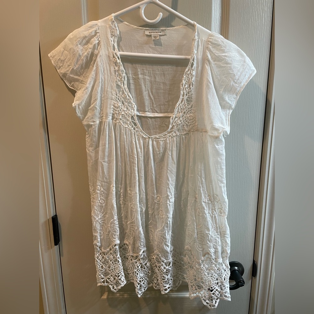 Lightweight knitted blouse
